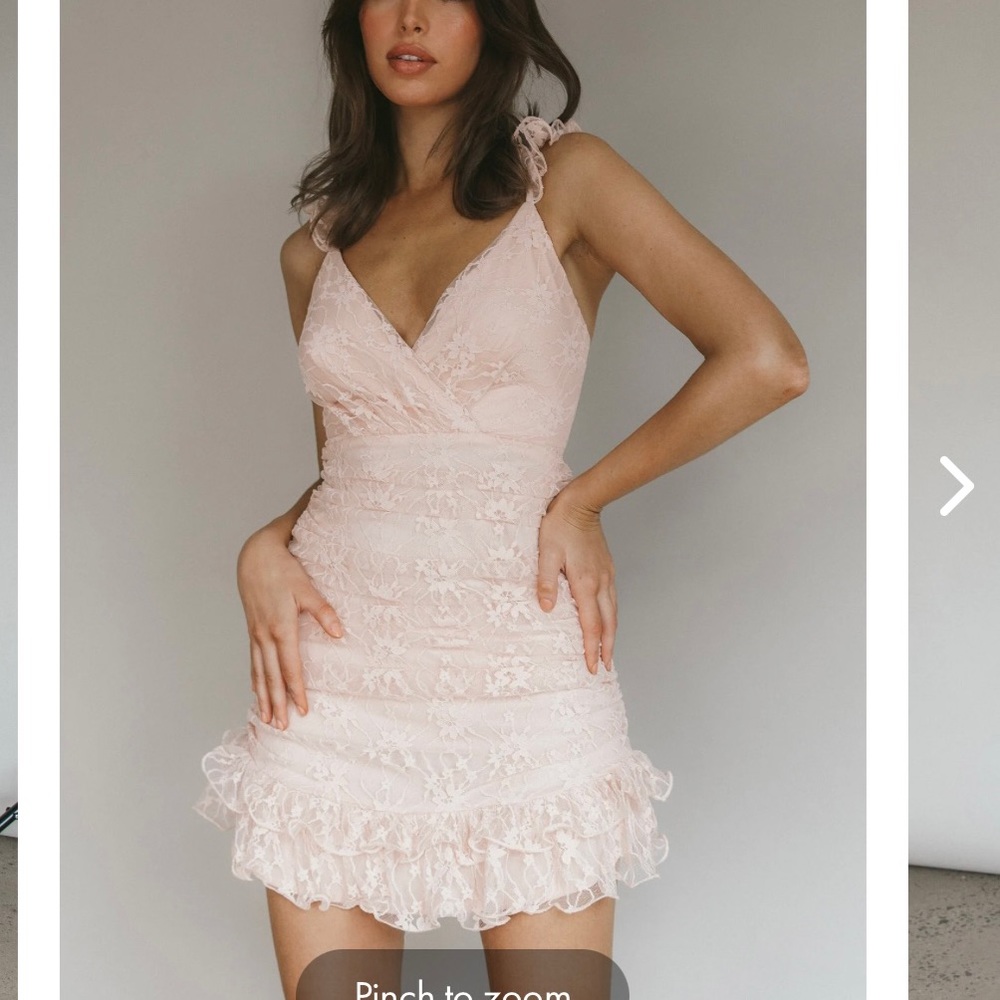 Selfie Leslie Dress